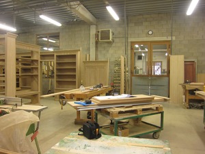 Ateliers Montage meuble en ch&ecirc;ne brut rigaux