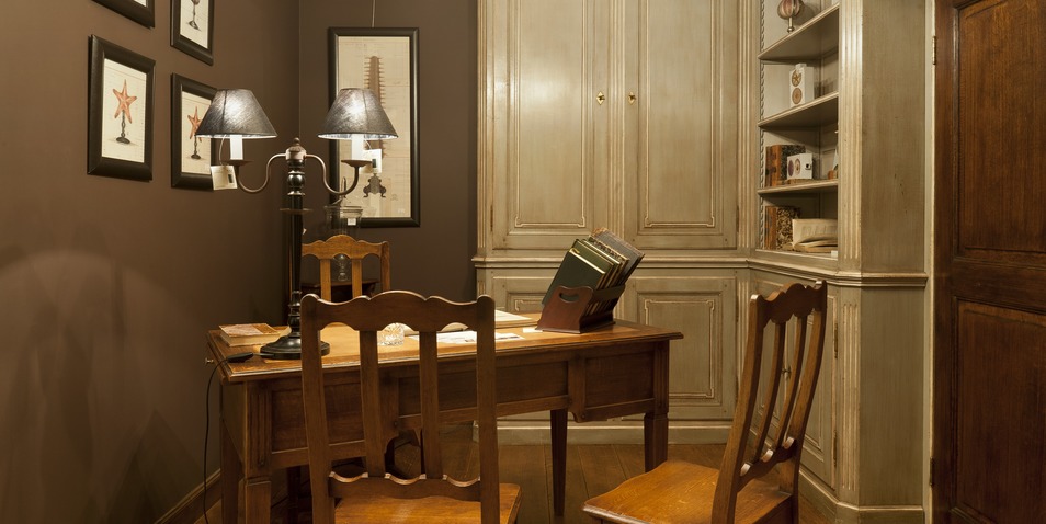Bureau Louis XVI