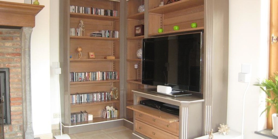 Rayonnage TV Louis XVI angle Web